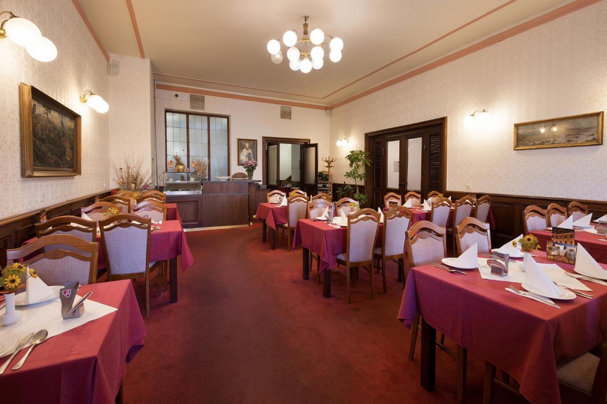 Hotel U Cerneho Orla Telcz